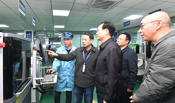 福建省委常委、福州市委書記林寶金一行蒞臨睿能科技調(diào)研(圖2)